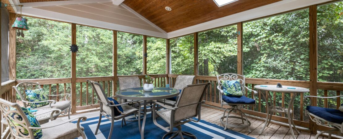 Exploring the Best Restaurants Listed on The Garage Bar And Grill